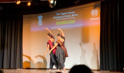 20190730_Bharatanatyam.jpg