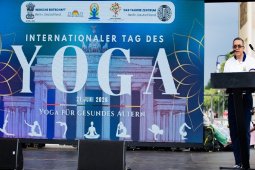 20260724_ASIA_India_Yoga.jpg