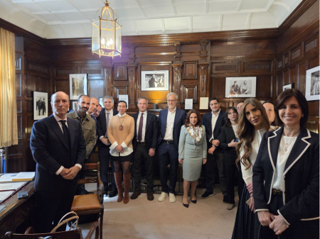 20260513_EUROPE_Greek_Amb_London.png