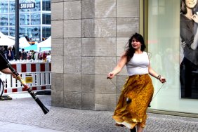 australian-band-in-alexanderplatz_14901628966_o.jpg