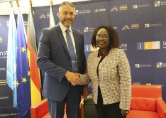 Annonciata Sendarizasa - Burundi04.jpg